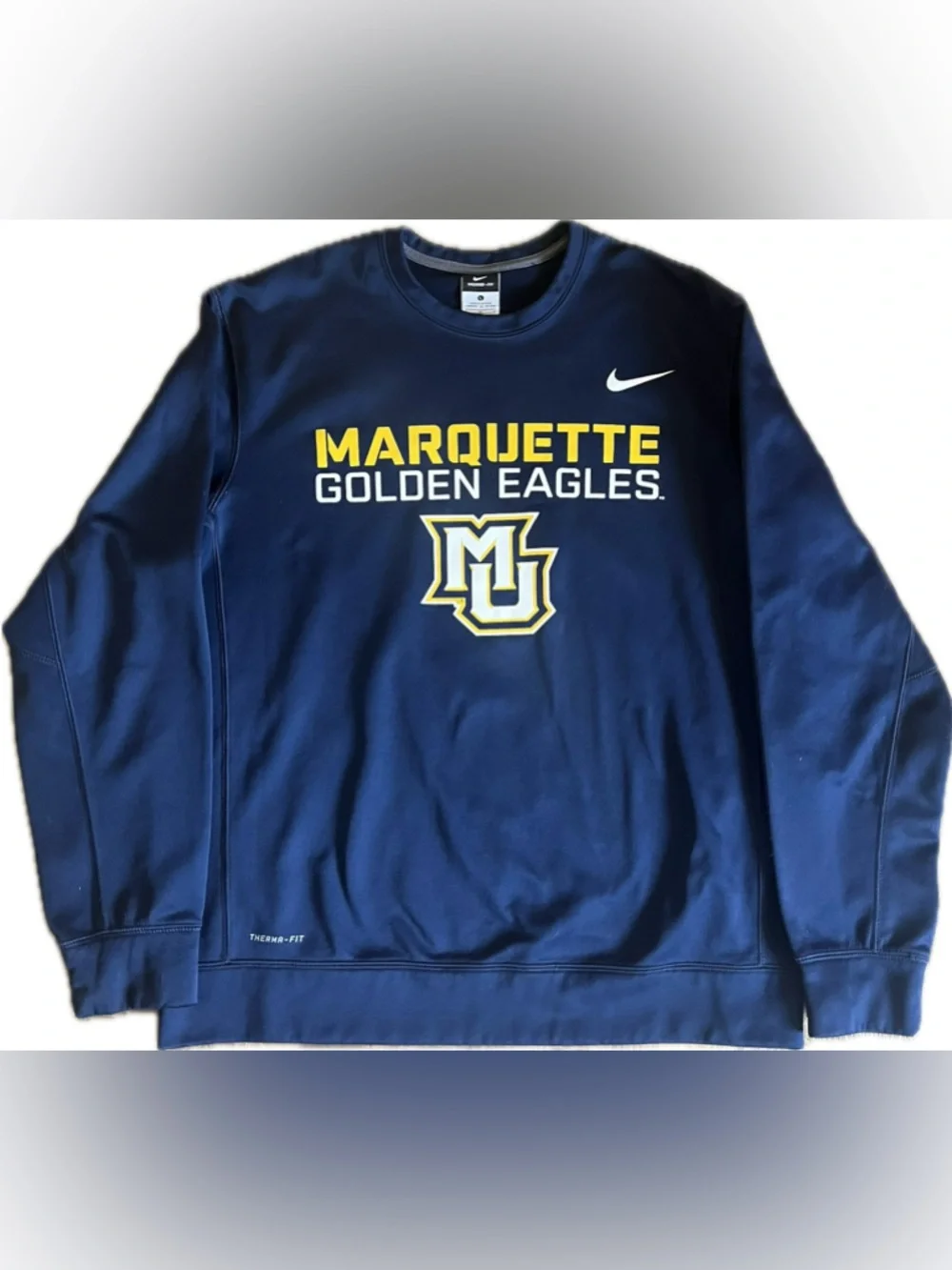 Nike Marquette Golden Eagles Therma-Fit Navy Crewneck Sweatshirt. Size Large